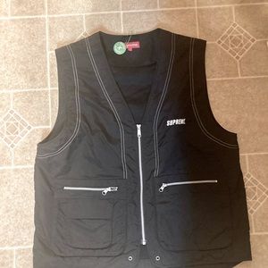 Supreme vest size large